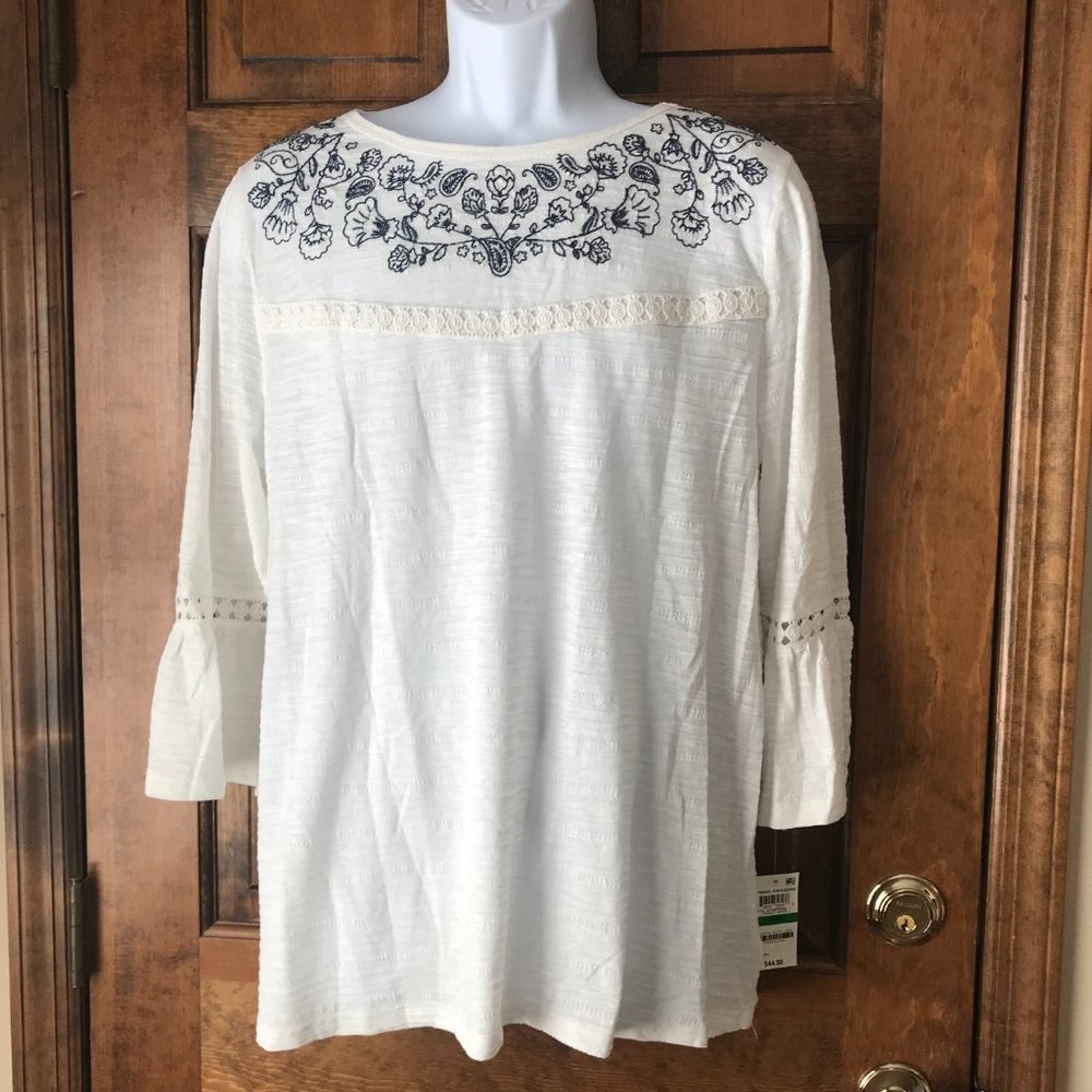 NWT Style & Co Ivory w/Navy Blue Crewel Flowers Top Large
